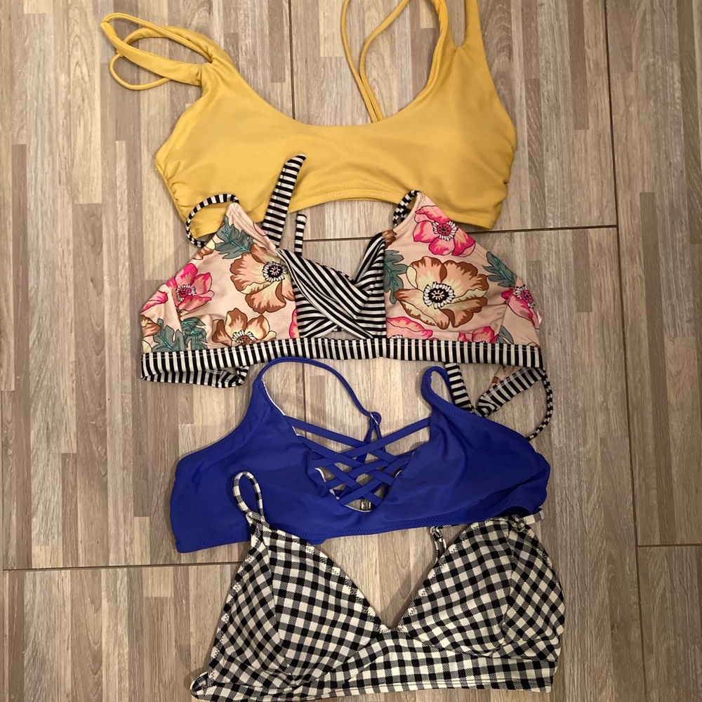 Bikini tops lot of 4. Size medium
